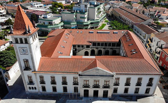 Câmara mantém taxas de IMI, Derrama, IRS e TMDP para 2027