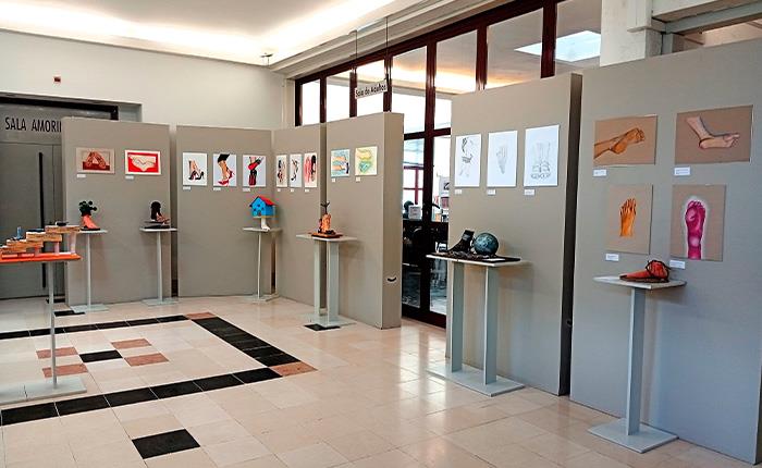 Exposição “Pés, para que vos quero...?” patente na Biblioteca Municipal