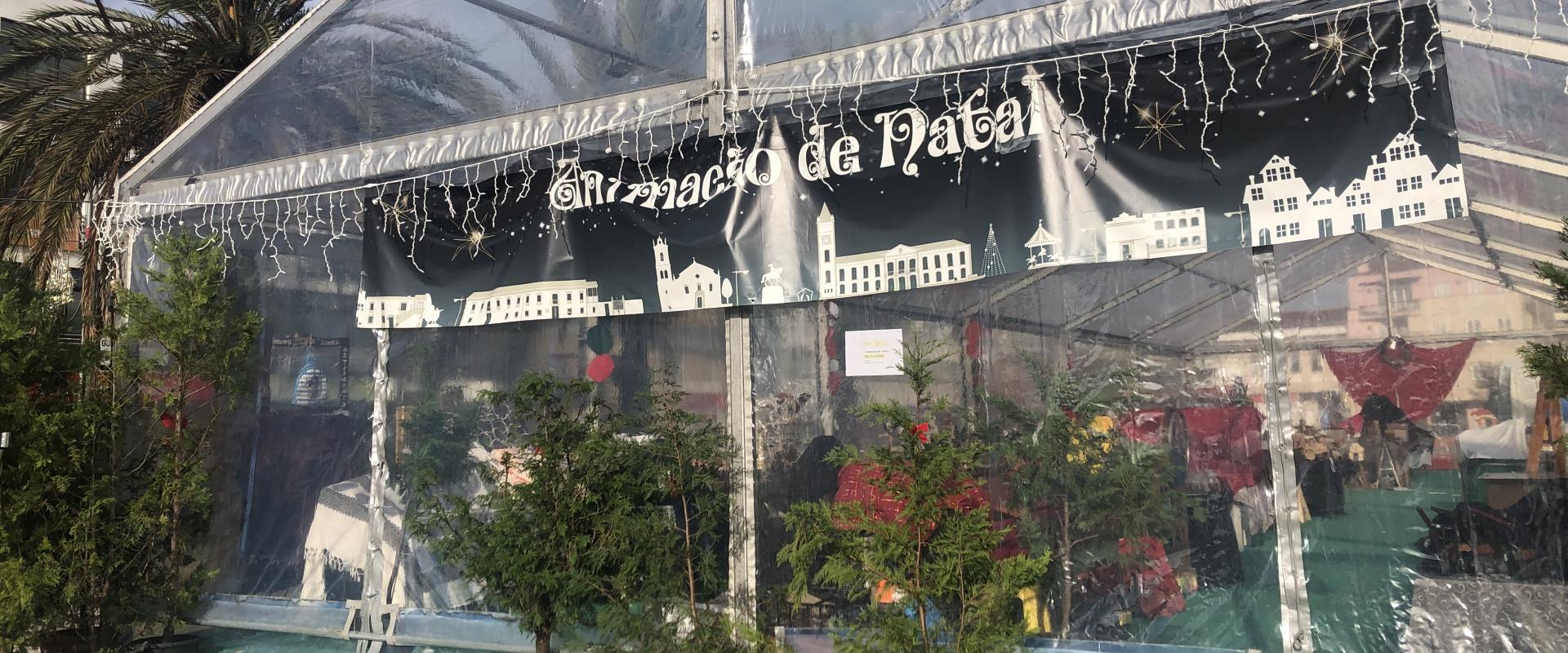Tenda de Natal com diversões para os mais novos na última semana do ano