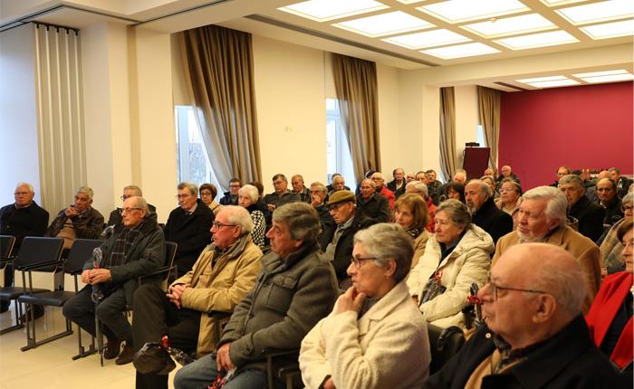 Cerca de 80 funcionários aposentados regressaram à Câmara Municipal