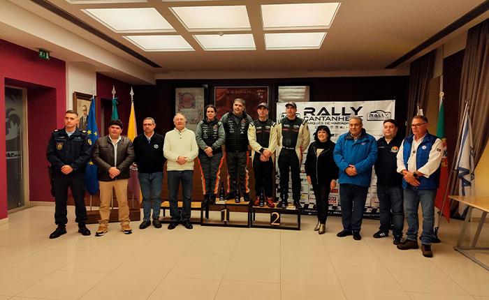 A “serenata” à chuva de Armando Carvalho em Cantanhede