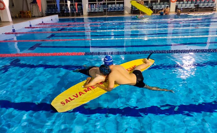 Piscinas Municipais acolhem curso de nadadores-salvadores