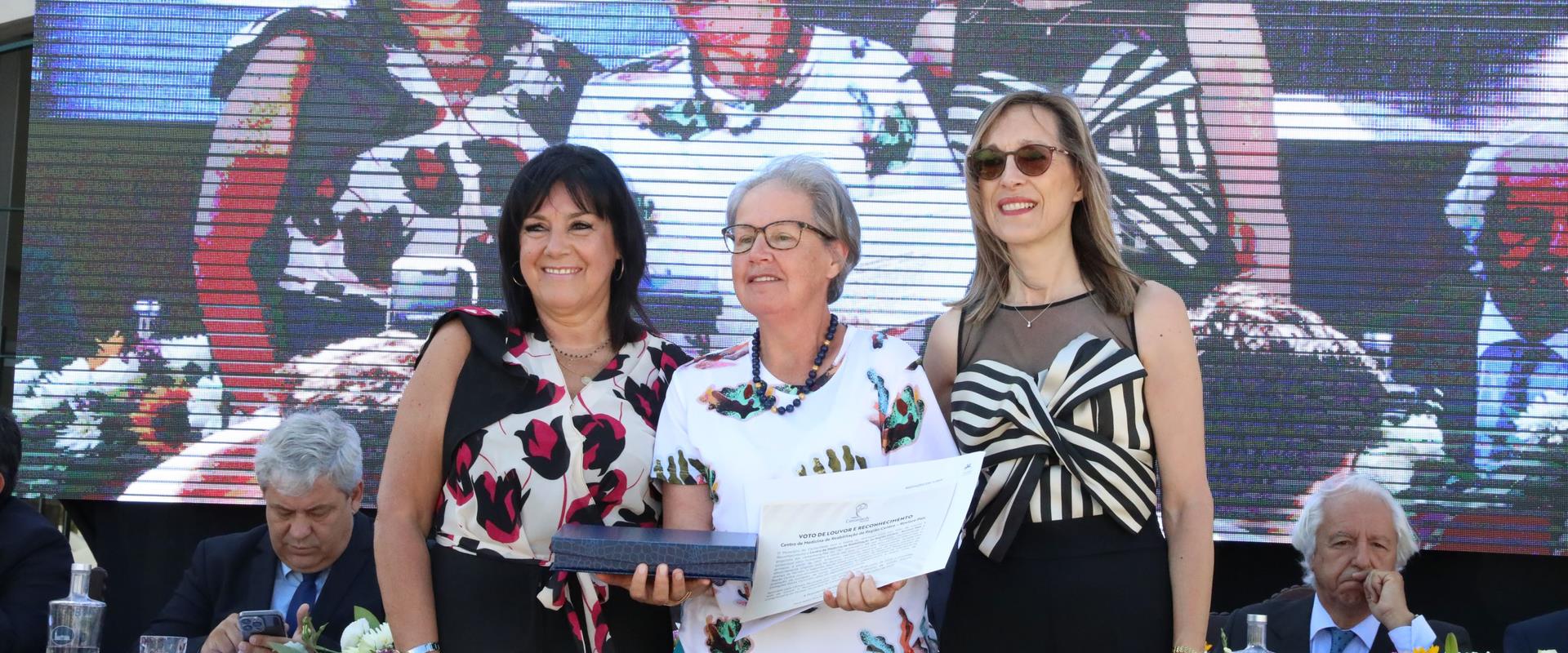 Votos de Louvor e Reconhecimento em homenagem ao exemplo e ao mérito